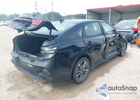 2023 Kia Forte Lxs z USA, uszkodzony, nr VIN 3KPF24AD8PE687775